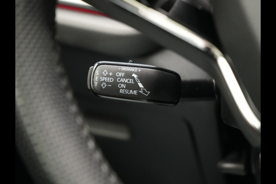 Škoda Octavia Combi 1.4 TSI iV Business Edition Plus Plug In Hybrid 204pk Dealer O.H. PHEV | Trekhaak | Adaptive Cruise | Canton Audio | Alcantara Sportstoelen Memory & Verwarmd | Apple Carplay | Sfeerverlichting | Stuur Verwarmd | Virtual | Navigatie | Keyless |