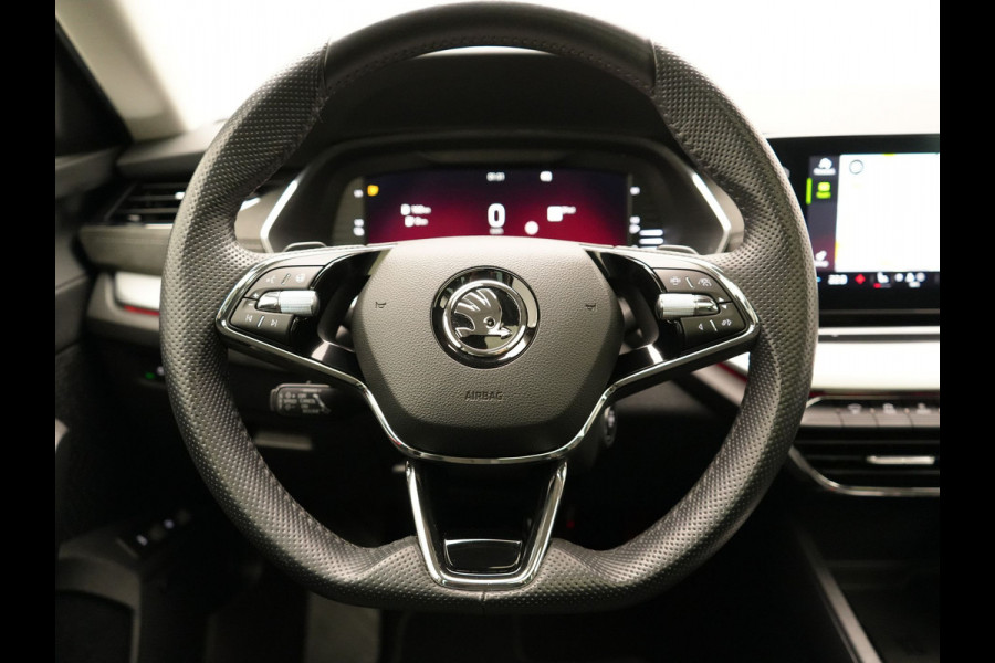 Škoda Octavia Combi 1.4 TSI iV Business Edition Plus Plug In Hybrid 204pk Dealer O.H. PHEV | Trekhaak | Adaptive Cruise | Canton Audio | Alcantara Sportstoelen Memory & Verwarmd | Apple Carplay | Sfeerverlichting | Stuur Verwarmd | Virtual | Navigatie | Keyless |