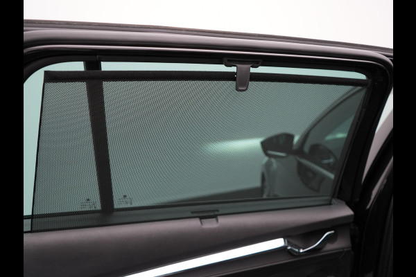 Škoda Octavia Combi 1.4 TSI iV Business Edition Plus Plug In Hybrid 204pk Dealer O.H. PHEV | Trekhaak | Adaptive Cruise | Canton Audio | Alcantara Sportstoelen Memory & Verwarmd | Apple Carplay | Sfeerverlichting | Stuur Verwarmd | Virtual | Navigatie | Keyless |