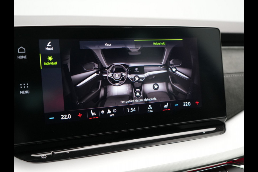 Škoda Octavia Combi 1.4 TSI iV Business Edition Plus Plug In Hybrid 204pk Dealer O.H. PHEV | Trekhaak | Adaptive Cruise | Canton Audio | Alcantara Sportstoelen Memory & Verwarmd | Apple Carplay | Sfeerverlichting | Stuur Verwarmd | Virtual | Navigatie | Keyless |