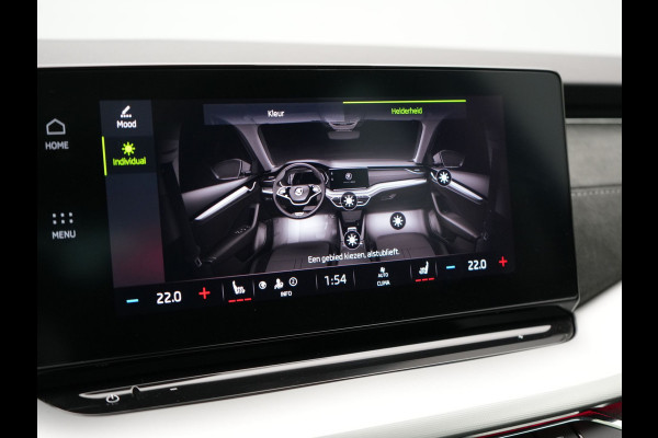 Škoda Octavia Combi 1.4 TSI iV Business Edition Plus Plug In Hybrid 204pk Dealer O.H. PHEV | Trekhaak | Adaptive Cruise | Canton Audio | Alcantara Sportstoelen Memory & Verwarmd | Apple Carplay | Sfeerverlichting | Stuur Verwarmd | Virtual | Navigatie | Keyless |