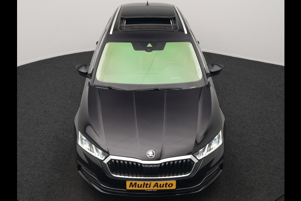 Škoda Octavia Combi 1.4 TSI iV Business Edition Plus Plug In Hybrid 204pk Dealer O.H. PHEV | Trekhaak | Adaptive Cruise | Canton Audio | Alcantara Sportstoelen Memory & Verwarmd | Apple Carplay | Sfeerverlichting | Stuur Verwarmd | Virtual | Navigatie | Keyless |
