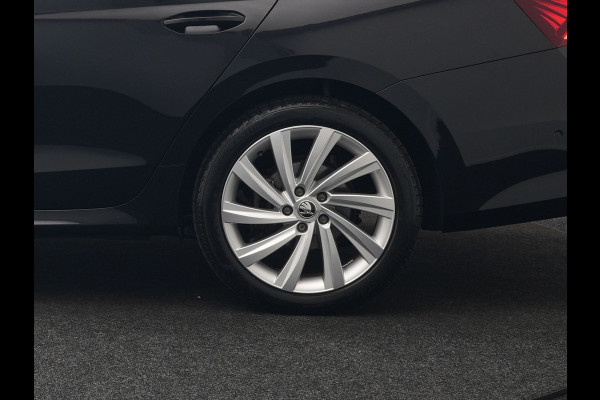 Škoda Octavia Combi 1.4 TSI iV Business Edition Plus Plug In Hybrid 204pk Dealer O.H. PHEV | Trekhaak | Adaptive Cruise | Canton Audio | Alcantara Sportstoelen Memory & Verwarmd | Apple Carplay | Sfeerverlichting | Stuur Verwarmd | Virtual | Navigatie | Keyless |