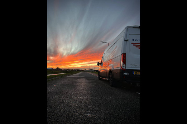 Mercedes-Benz Sprinter 317 1.9 CDI L2H2 RWD PB Edition Camera, Cruise, Carplay, 170pk, Leder, LED, Stoelverwarming, Standkachel, Automaat, Trekhaak, Uniek!