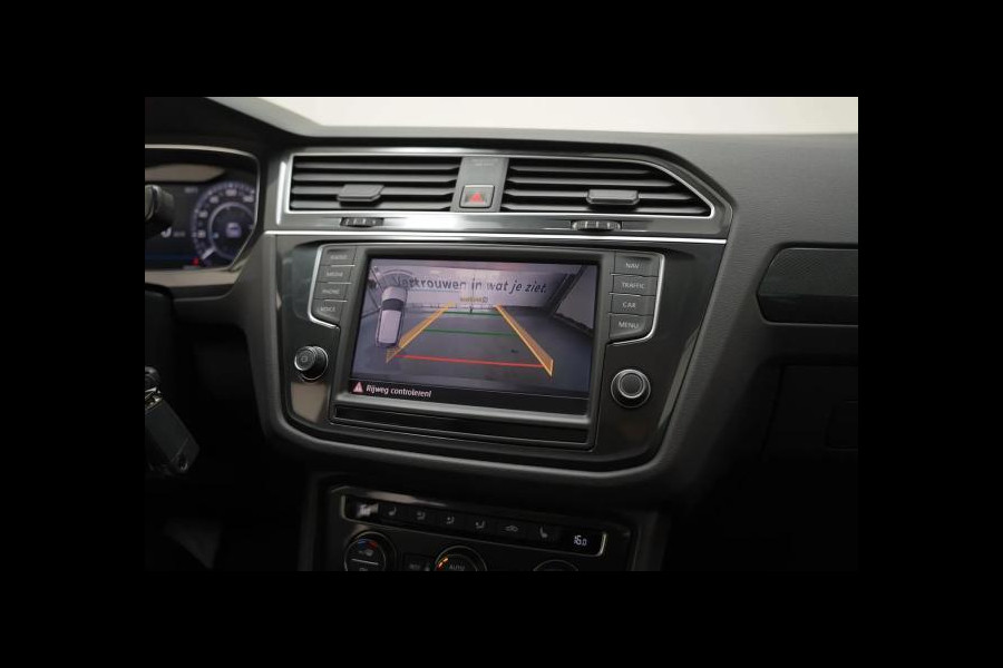 Volkswagen Tiguan 1.4 TSI R-line Automaat | Panoramadak | LED verlichting adaptief | Stoelverwarming | Ergo stoel | Spiegels inklapbaar | Achterui
