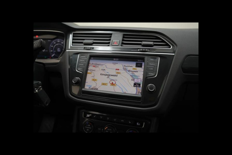Volkswagen Tiguan 1.4 TSI R-line Automaat | Panoramadak | LED verlichting adaptief | Stoelverwarming | Ergo stoel | Spiegels inklapbaar | Achterui