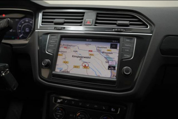 Volkswagen Tiguan 1.4 TSI R-line Automaat | Panoramadak | LED verlichting adaptief | Stoelverwarming | Ergo stoel | Spiegels inklapbaar | Achterui