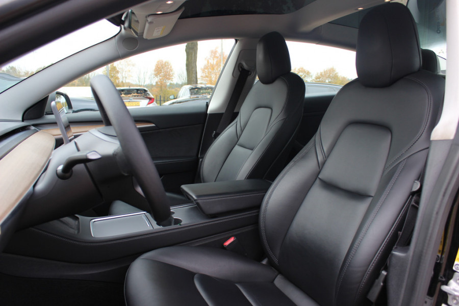 Tesla Model 3 Standard RWD Plus 60 kWh / SoH 89.5% / FACELIFT / Autopilot / Panoramadak / Camera / Leder / 19'' / Leder / Premium Audio / Warmtepomp