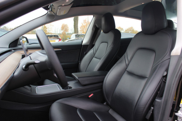 Tesla Model 3 Standard RWD Plus 60 kWh / SoH 89.5% / FACELIFT / Autopilot / Panoramadak / Camera / Leder / 19'' / Leder / Premium Audio / Warmtepomp