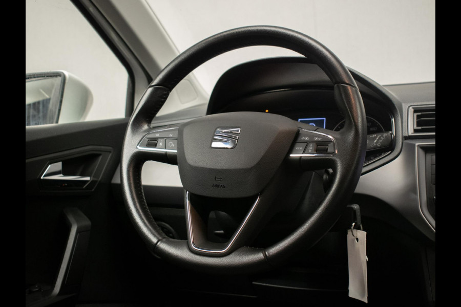 Seat Ibiza 1.0 TSI Style Sport (APPLE CARPLAY,NAVI,LED,CAMERA,PDC,GETINT,SPORTSTOELEN,CLIMATE,NETTESTAAT)