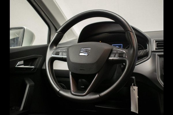 Seat Ibiza 1.0 TSI Style Sport (APPLE CARPLAY,NAVI,LED,CAMERA,PDC,GETINT,SPORTSTOELEN,CLIMATE,NETTESTAAT)