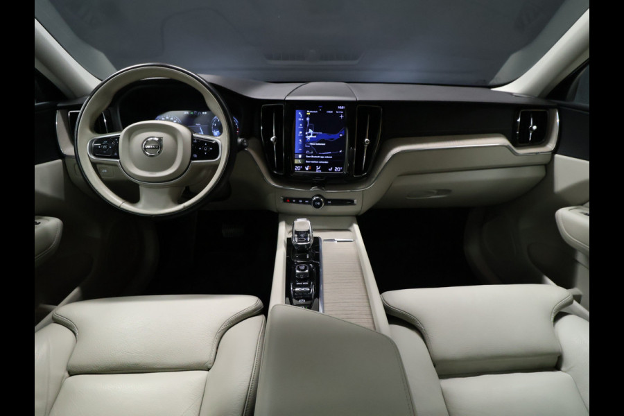 Volvo XC60 2.0 B5 Inscription [TREKHAAK, CAMERA, APPLE CARPLAY, ANDROID AUTO, MEMORY SEATS, STUURWIEL VERWARMD, NIEUWSTAAT]