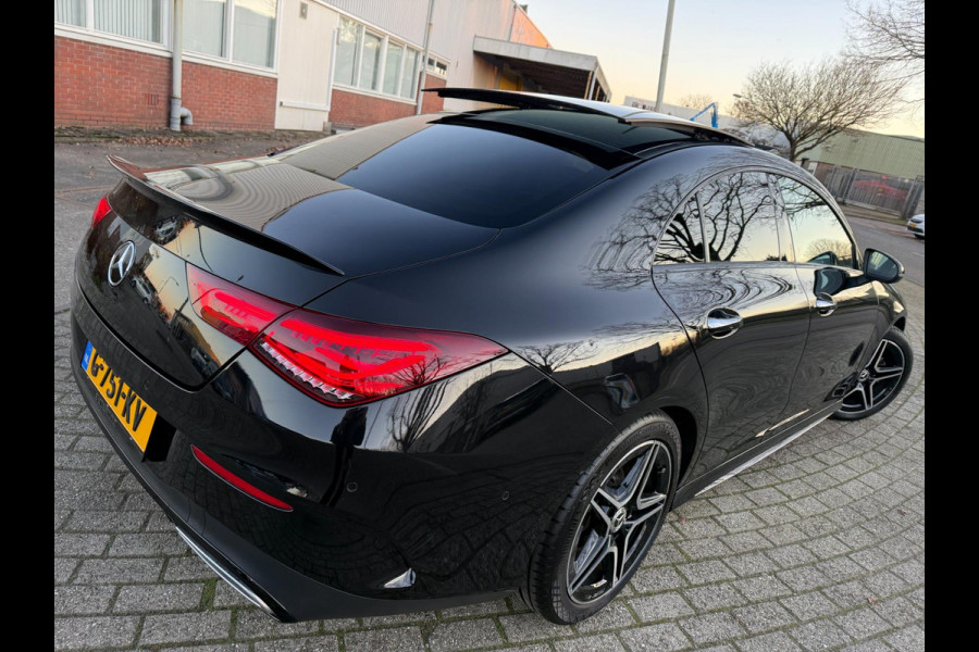 Mercedes-Benz CLA-Klasse 180 AMG SPORT AUT PANO LEDER LED CARPLAY KEYLESS