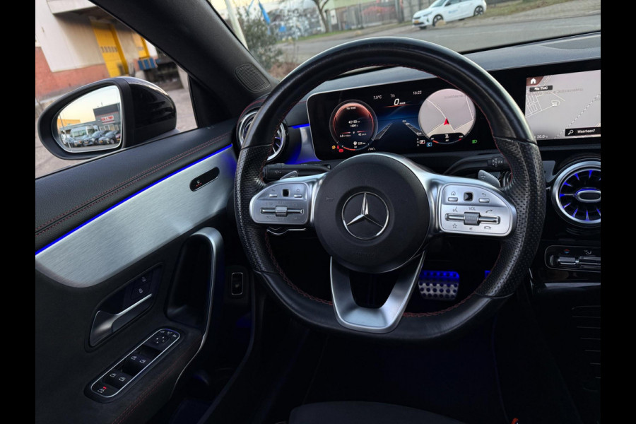 Mercedes-Benz CLA-Klasse 180 AMG SPORT AUT PANO LEDER LED CARPLAY KEYLESS