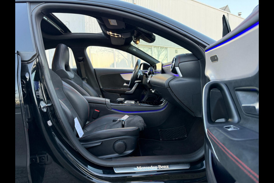 Mercedes-Benz CLA-Klasse 180 AMG SPORT AUT PANO LEDER LED CARPLAY KEYLESS