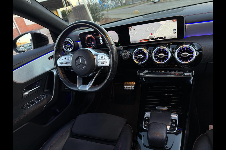 Mercedes-Benz CLA-Klasse 180 AMG SPORT AUT PANO LEDER LED CARPLAY KEYLESS