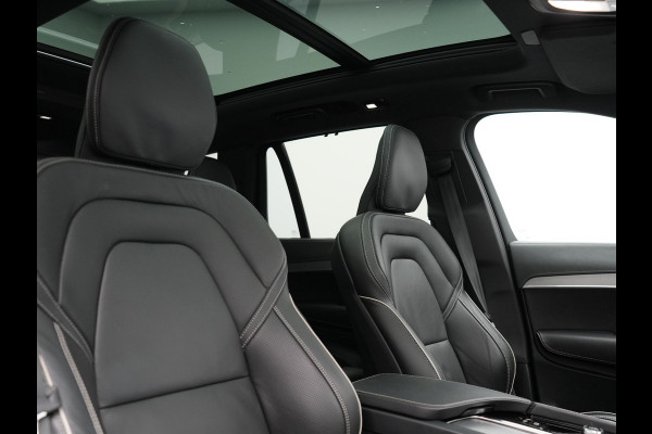 Volvo XC90 T8 Recharge AWD Plus Dark LONG RANGE 7 Persoons Plug In Hybrid 456pk Dealer O.H. PHEV | Trekhaak Af Fabriek | Panodak | Adaptive Cruise | Camera | Harman & Kardon | Lederen Sportstoelen Memory & Verwarmd | Stuur Verwarmd | Google Assistent | Apple Carplay | Keyless | DAB