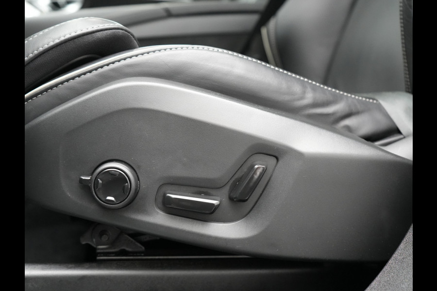Volvo XC90 T8 Recharge AWD Plus Dark LONG RANGE 7 Persoons Plug In Hybrid 456pk Dealer O.H. PHEV | Trekhaak Af Fabriek | Panodak | Adaptive Cruise | Camera | Harman & Kardon | Lederen Sportstoelen Memory & Verwarmd | Stuur Verwarmd | Google Assistent | Apple Carplay | Keyless | DAB