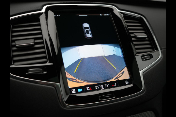 Volvo XC90 T8 Recharge AWD Plus Dark LONG RANGE 7 Persoons Plug In Hybrid 456pk Dealer O.H. PHEV | Trekhaak Af Fabriek | Panodak | Adaptive Cruise | Camera | Harman & Kardon | Lederen Sportstoelen Memory & Verwarmd | Stuur Verwarmd | Google Assistent | Apple Carplay | Keyless | DAB