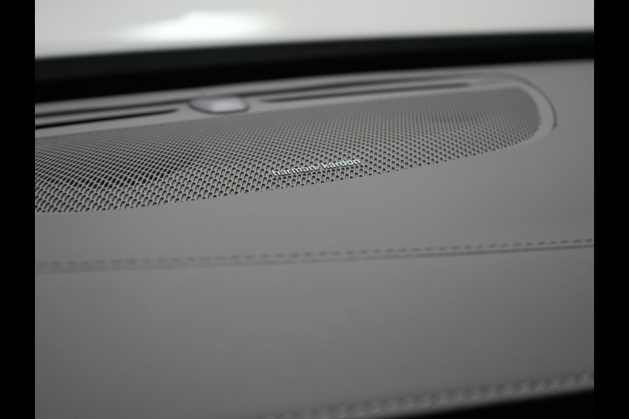 Volvo XC90 T8 Recharge AWD Plus Dark LONG RANGE 7 Persoons Plug In Hybrid 456pk Dealer O.H. PHEV | Trekhaak Af Fabriek | Panodak | Adaptive Cruise | Camera | Harman & Kardon | Lederen Sportstoelen Memory & Verwarmd | Stuur Verwarmd | Google Assistent | Apple Carplay | Keyless | DAB