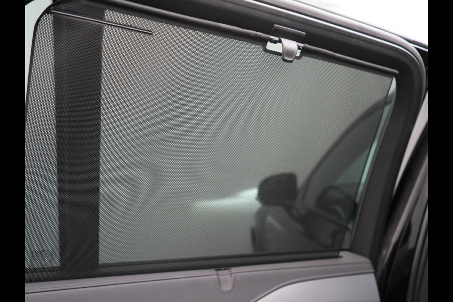 Volvo XC90 T8 Recharge AWD Plus Dark LONG RANGE 7 Persoons Plug In Hybrid 456pk Dealer O.H. PHEV | Trekhaak Af Fabriek | Panodak | Adaptive Cruise | Camera | Harman & Kardon | Lederen Sportstoelen Memory & Verwarmd | Stuur Verwarmd | Google Assistent | Apple Carplay | Keyless | DAB