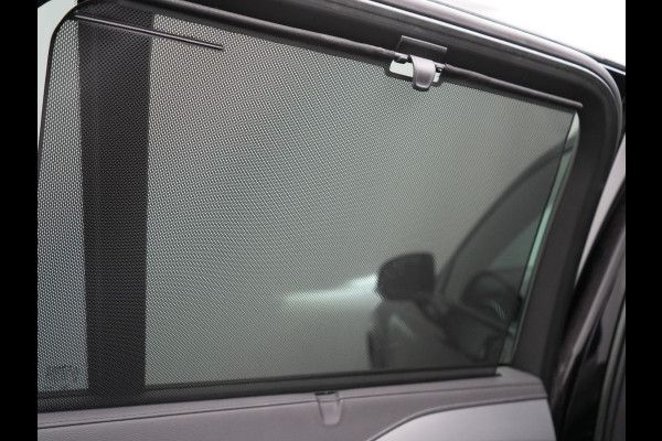 Volvo XC90 T8 Recharge AWD Plus Dark LONG RANGE 7 Persoons Plug In Hybrid 456pk Dealer O.H. PHEV | Trekhaak Af Fabriek | Panodak | Adaptive Cruise | Camera | Harman & Kardon | Lederen Sportstoelen Memory & Verwarmd | Stuur Verwarmd | Google Assistent | Apple Carplay | Keyless | DAB