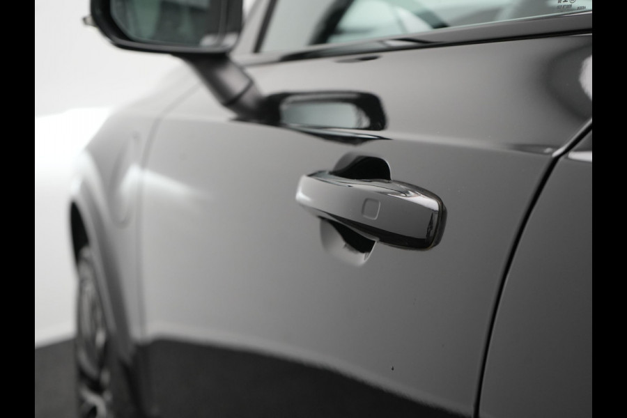 Volvo XC90 T8 Recharge AWD Plus Dark LONG RANGE 7 Persoons Plug In Hybrid 456pk Dealer O.H. PHEV | Trekhaak Af Fabriek | Panodak | Adaptive Cruise | Camera | Harman & Kardon | Lederen Sportstoelen Memory & Verwarmd | Stuur Verwarmd | Google Assistent | Apple Carplay | Keyless | DAB