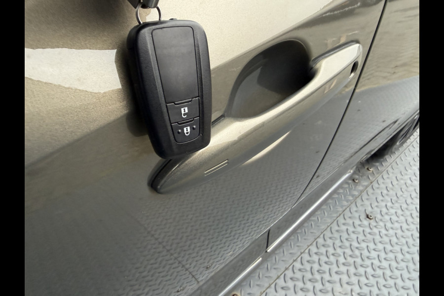 Toyota Corolla 1.8 Hybrid Style | Schuif/- kantel dak | Afnm. Trekhaak | Oxide Brons | Rijklaar!!