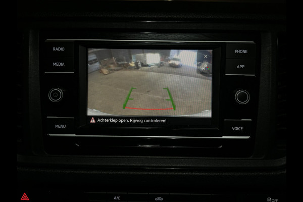 Volkswagen Crafter 2.0 TDI 140pk L3H3 L2H2 Euro6 Airco | Camera | Apple carplay | Android auto bijrijdersbank, 3000kg trekvermogen