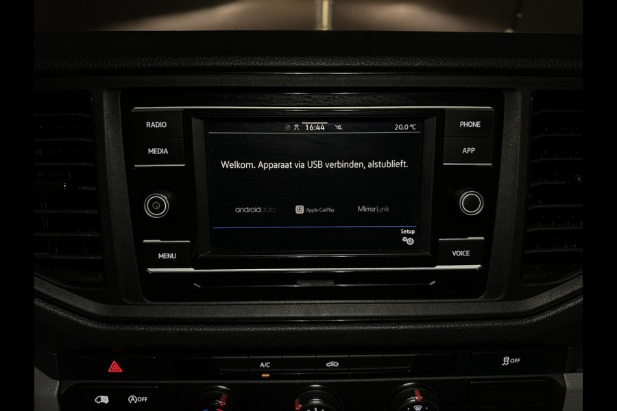 Volkswagen Crafter 2.0 TDI 140pk L3H3 L2H2 Euro6 Airco | Camera | Apple carplay | Android auto bijrijdersbank, 3000kg trekvermogen