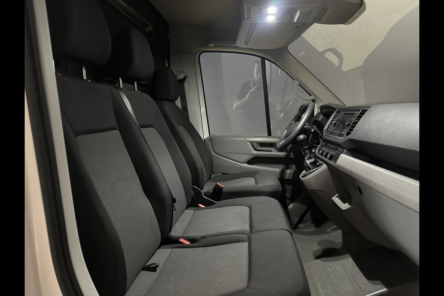 Volkswagen Crafter 2.0 TDI 140pk L3H3 L2H2 Euro6 Airco | Camera | Apple carplay | Android auto bijrijdersbank, 3000kg trekvermogen
