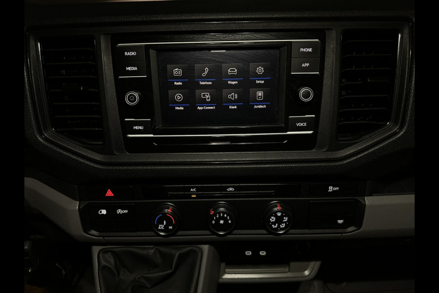 Volkswagen Crafter 2.0 TDI 140pk L3H3 L2H2 Euro6 Airco | Camera | Apple carplay | Android auto bijrijdersbank, 3000kg trekvermogen