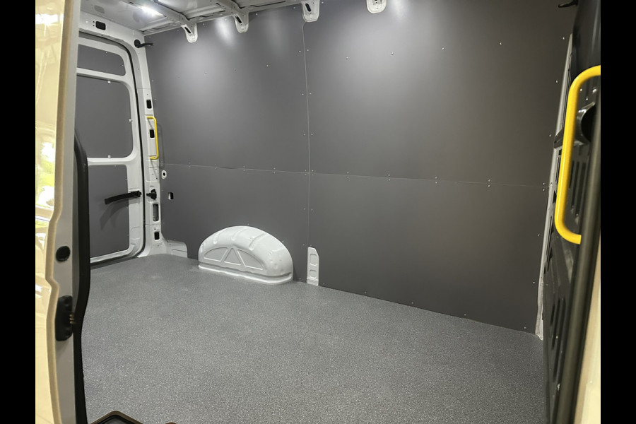 Volkswagen Crafter 2.0 TDI 140pk L3H3 L2H2 Euro6 Airco | Camera | Apple carplay | Android auto bijrijdersbank, 3000kg trekvermogen