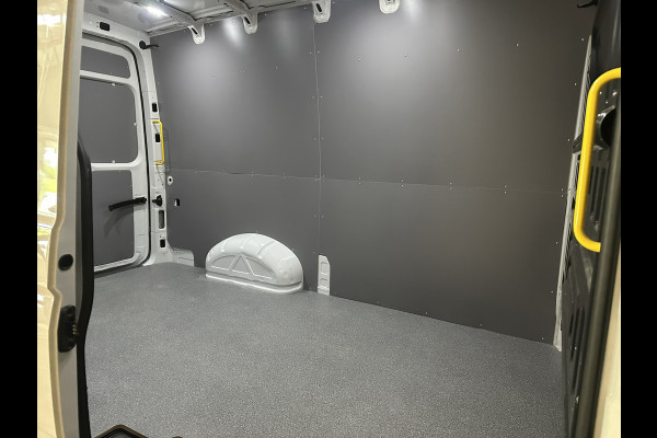 Volkswagen Crafter 2.0 TDI 140pk L3H3 L2H2 Euro6 Airco | Camera | Apple carplay | Android auto bijrijdersbank, 3000kg trekvermogen