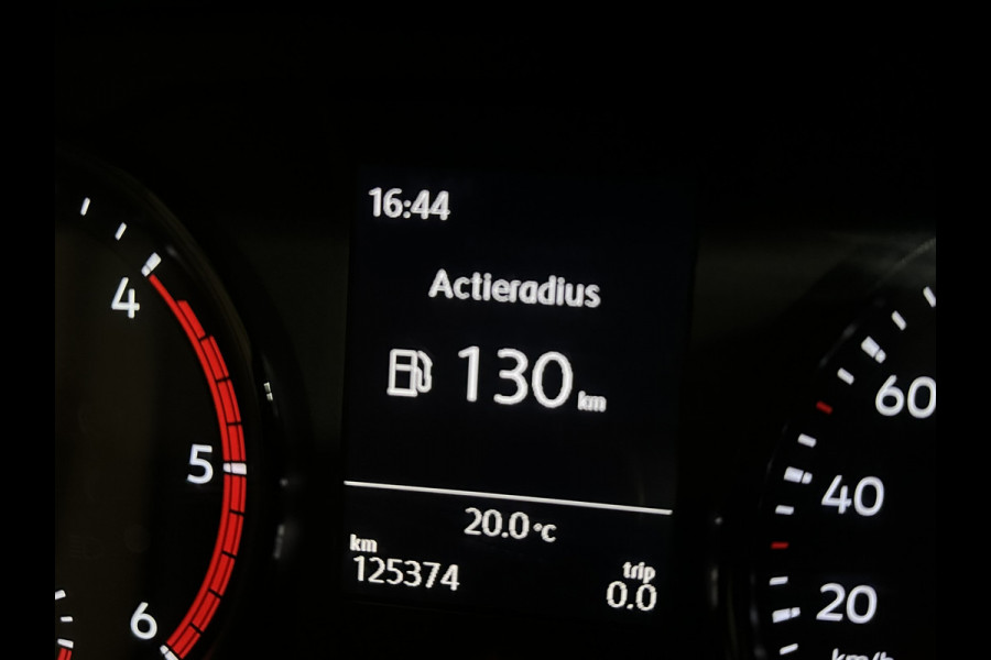 Volkswagen Crafter 2.0 TDI 140pk L3H3 L2H2 Euro6 Airco | Camera | Apple carplay | Android auto bijrijdersbank, 3000kg trekvermogen