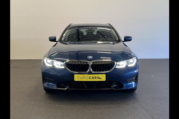 BMW 3 Serie Touring 320e Sportline Aut-8 Panoramadak Head Up Display Laser Licht Adaptive Cruise Trekhaak Leder Navi Parkeer Sensoren