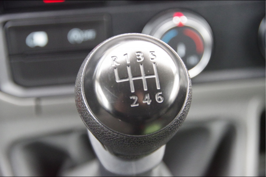 Volkswagen Crafter 2.0 TDI L3H3(L2H2) 140PK, 3P, LED, 3T TREKHAAK, CAMERA, NAVI, CRUISE, AIRCO, PARKEERSENSOREN