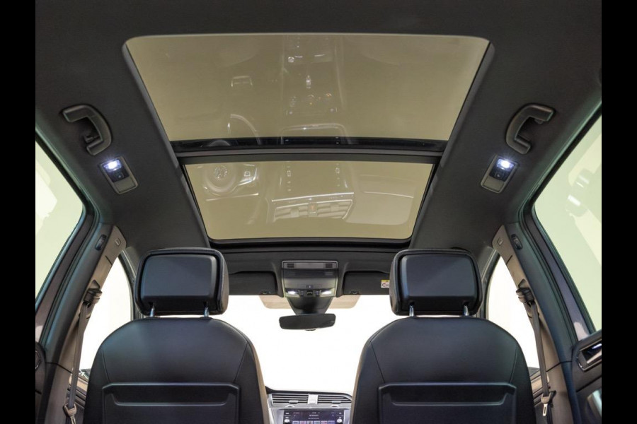 Volkswagen Tiguan 2.0 TSI 4Motion 2x R-line / 220pk / Leder / Pano / Led / Head-up / Virtual Cockpit / 360 camera