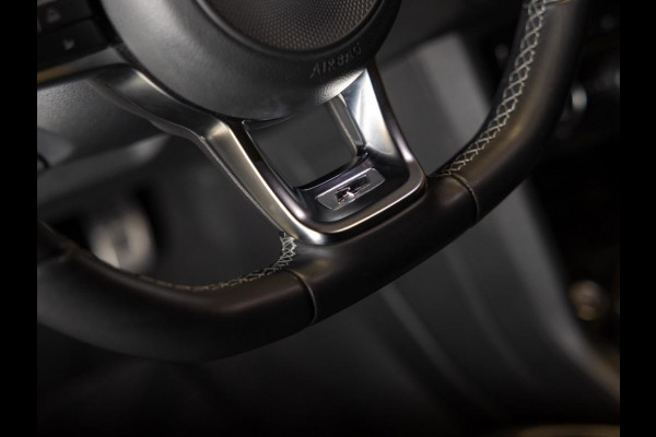 Volkswagen Tiguan 2.0 TSI 4Motion 2x R-line / 220pk / Leder / Pano / Led / Head-up / Virtual Cockpit / 360 camera