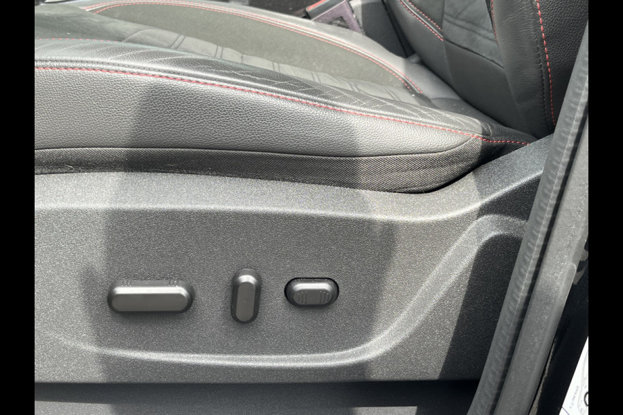 Ford Kuga 1.5 EcoBoost ST Line 150pk/110kW 6-bak | Bi-Xenon | Camera | Spoiler | Elek. achterklep | Winter Pack | etc. etc.