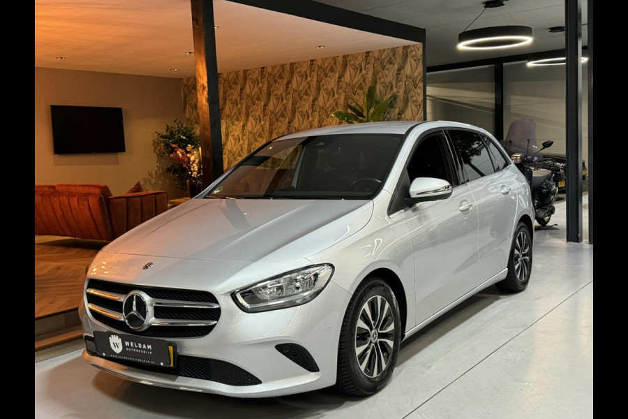 Mercedes-Benz B-Klasse 180 Business Solution NAP Garantie Carplay Camera Elek. Achterklep Led Cruise Clima Navi Rijklaar