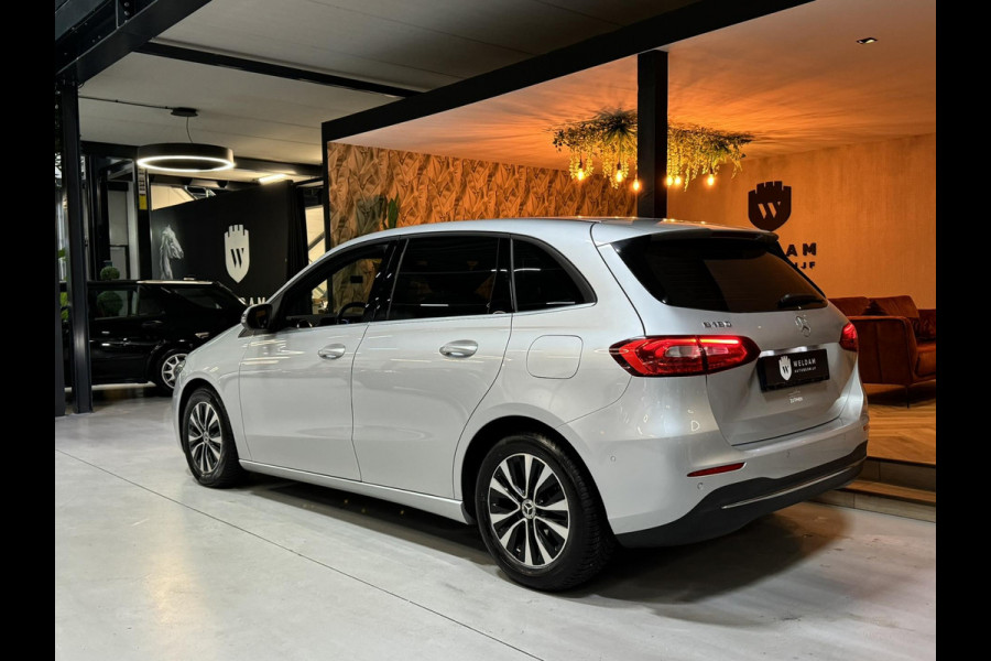 Mercedes-Benz B-Klasse 180 Business Solution NAP Garantie Carplay Camera Elek. Achterklep Led Cruise Clima Navi Rijklaar