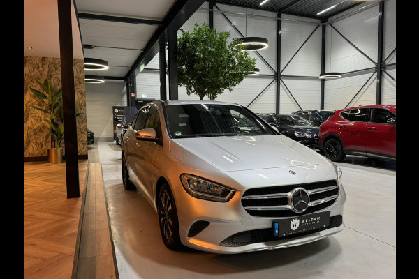 Mercedes-Benz B-Klasse 180 Business Solution NAP Garantie Carplay Camera Elek. Achterklep Led Cruise Clima Navi Rijklaar