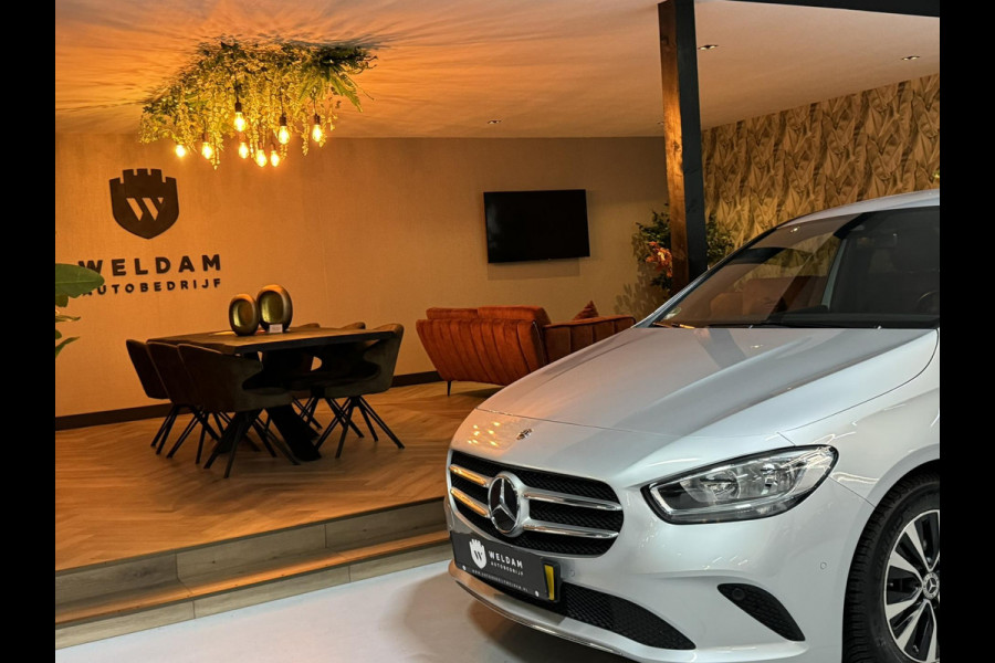 Mercedes-Benz B-Klasse 180 Business Solution NAP Garantie Carplay Camera Elek. Achterklep Led Cruise Clima Navi Rijklaar