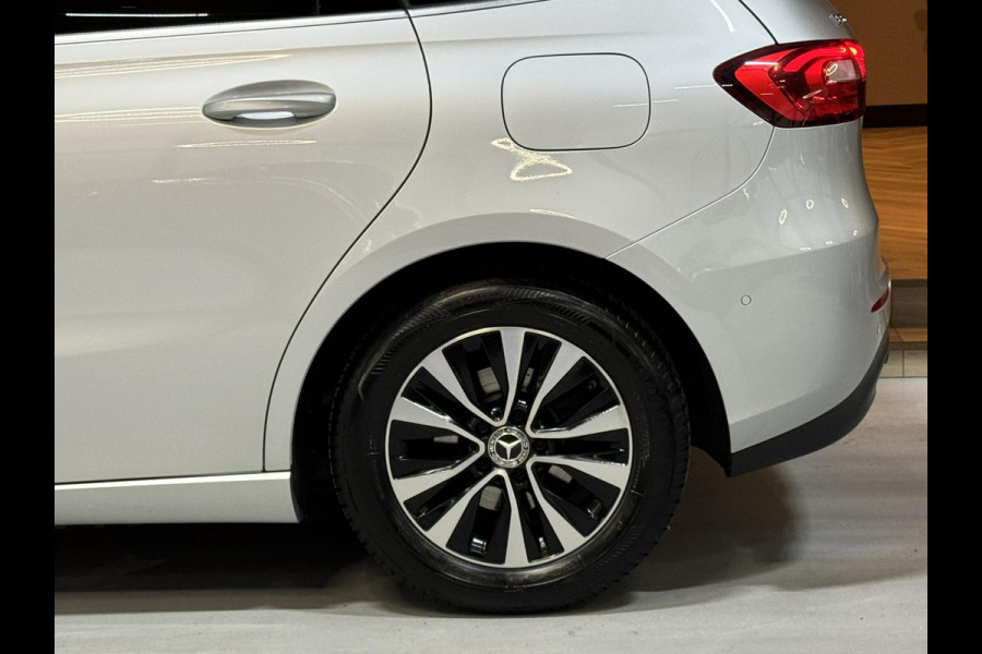 Mercedes-Benz B-Klasse 180 Business Solution NAP Garantie Carplay Camera Elek. Achterklep Led Cruise Clima Navi Rijklaar