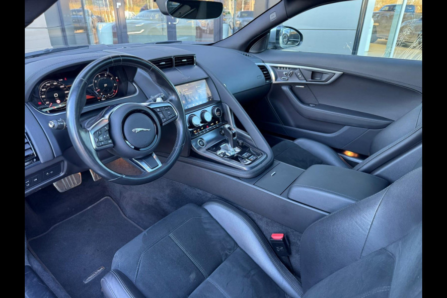 Jaguar F-Type P300 RWD R-Dynamic