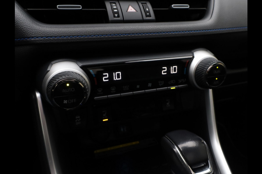Toyota RAV4 2.5 Hybrid Bi-Tone | Panoramadak | JBL Audio | Treeplanken