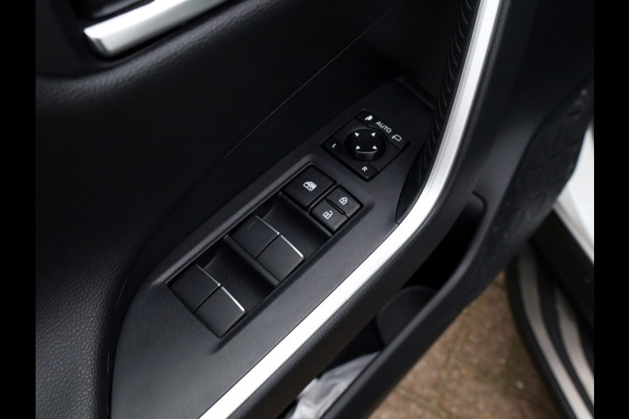 Toyota RAV4 2.5 Hybrid Bi-Tone | Panoramadak | JBL Audio | Treeplanken