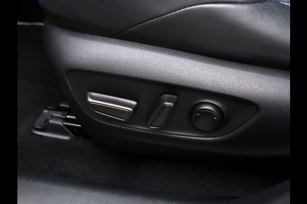 Toyota RAV4 2.5 Hybrid Bi-Tone | Panoramadak | JBL Audio | Treeplanken