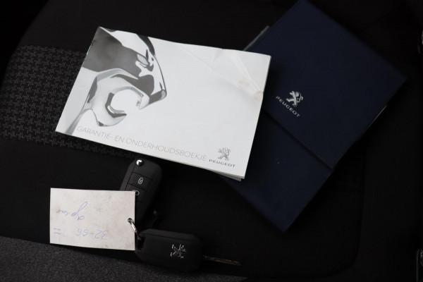 Peugeot 3008 1.2 PureTech Blue Lease Executive Avantage org.NL camera